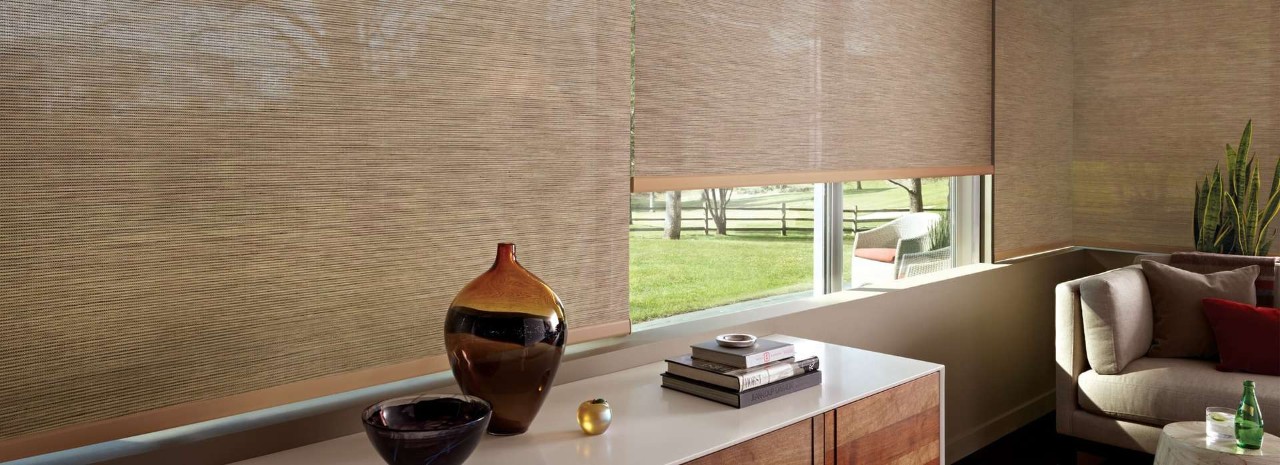 Roller shades near Tucson, Arizona (AZ), that offer functional benefits and a variety of custom styles from Hunter Douglas