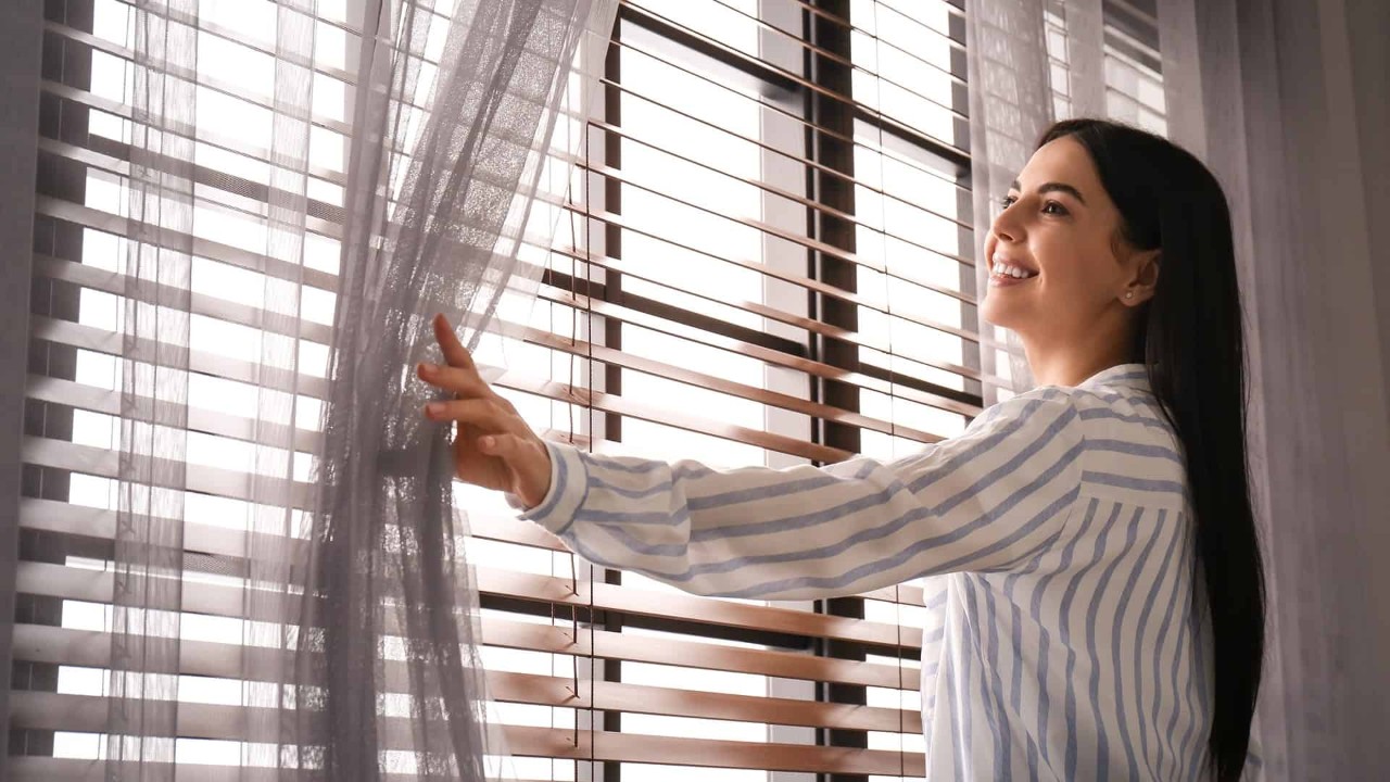 Ultrasonic shade cleaning near Tucson, Arizona (AZ), that gently removes dirt and grime